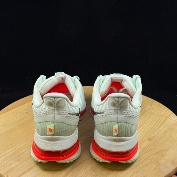 Nike Air Zoom Pegasus Premium Barely Green HQ2592-301 Size 7.5M/ 9W - Picture 6 of 9